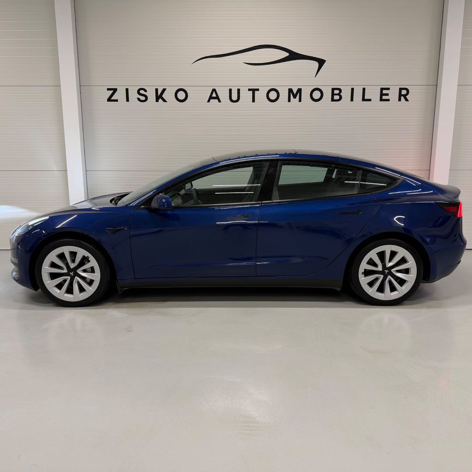 Tesla Model 3 Long Range AWD 4d