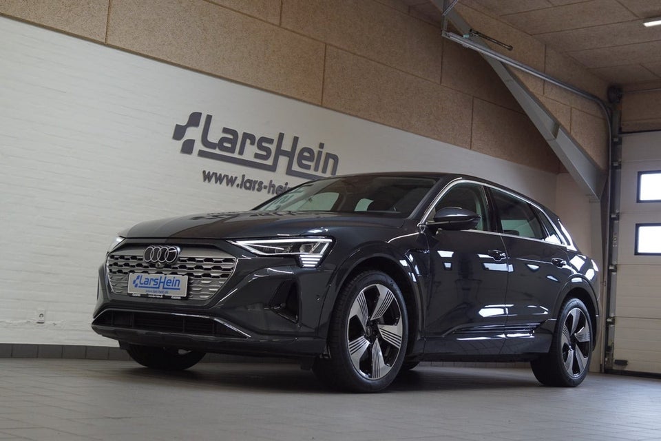 Audi Q8 e-tron 55 Advanced quattro 5d