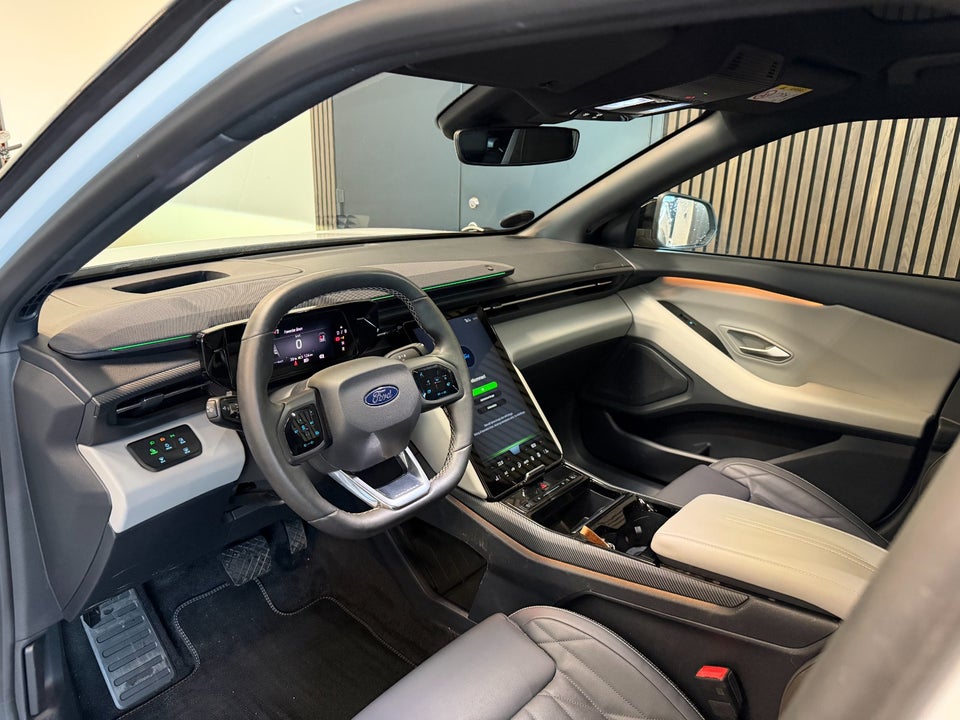 Ford Explorer 77 Premium Extended Range 5d