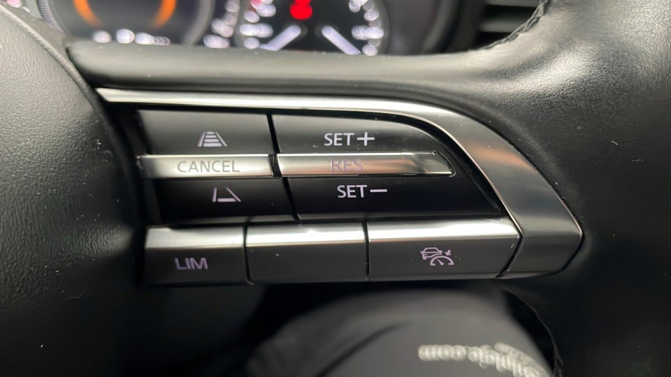 Mazda 3 2,0 e-SkyActiv-G 150 Cosmo aut. 4d