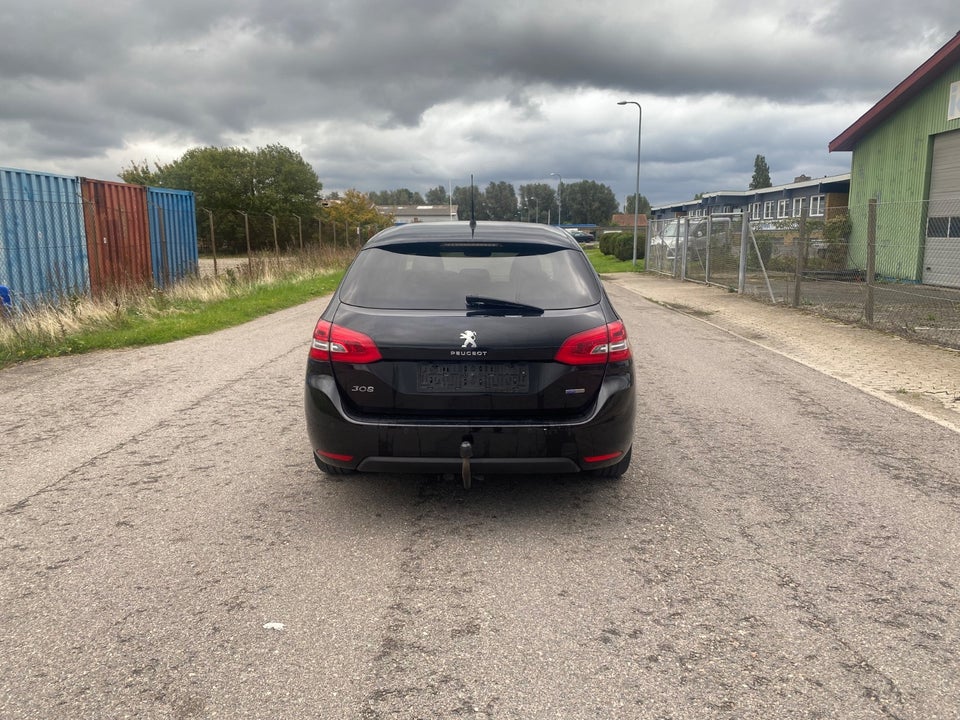 Peugeot 308 1,2 e-THP 110 Chili SW 5d