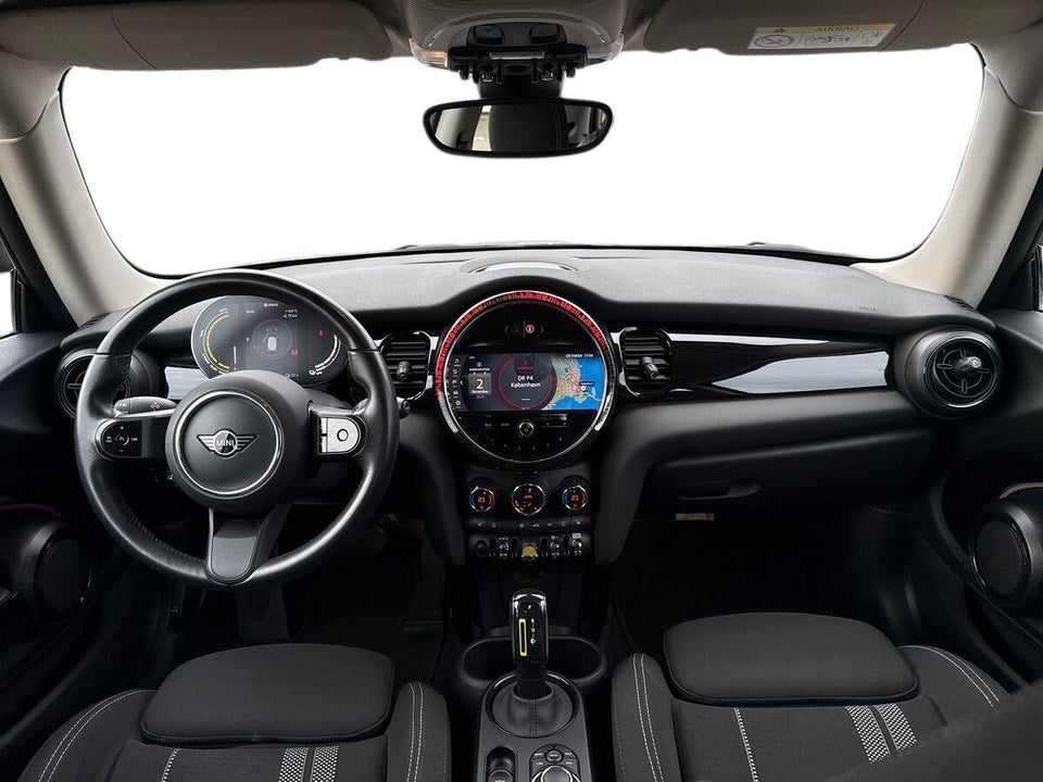 MINI Cooper SE Essential 3d