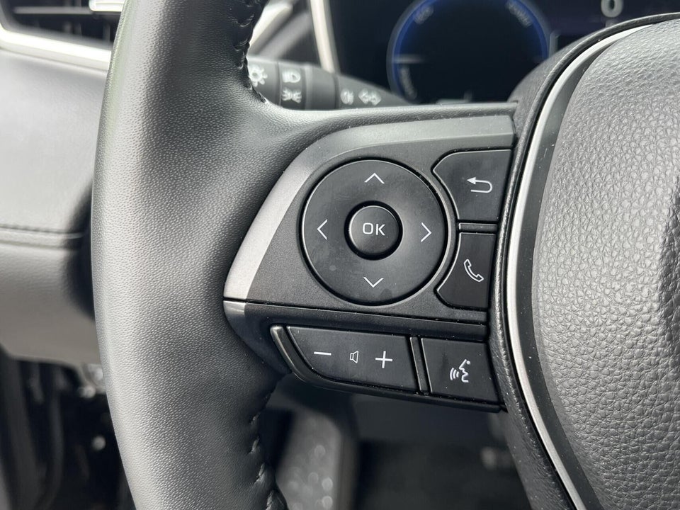 Toyota Corolla Cross 2,0 Hybrid Style Comfort CVT 5d