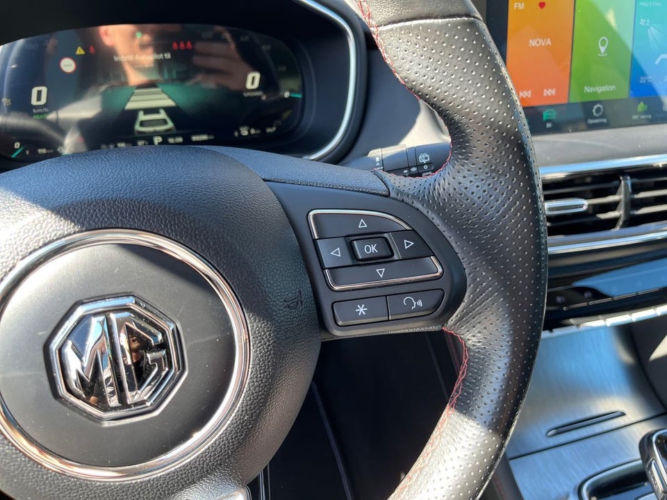 MG EHS 1,5 PHEV Luxury 5d