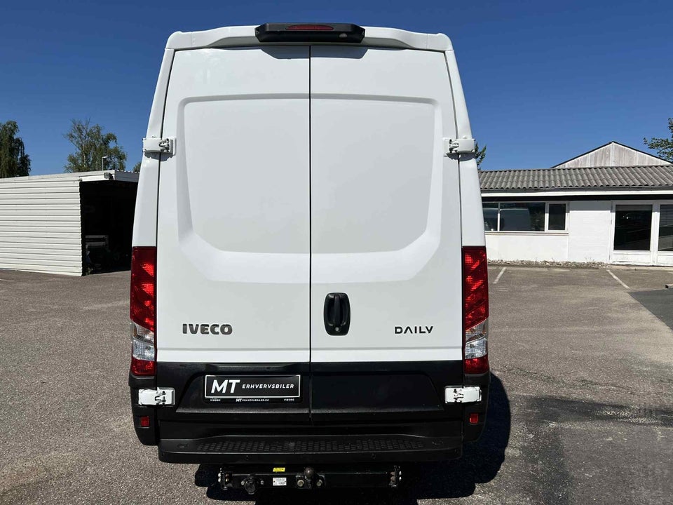 Iveco Daily 2,3 35S16 12m³ Van AG8
