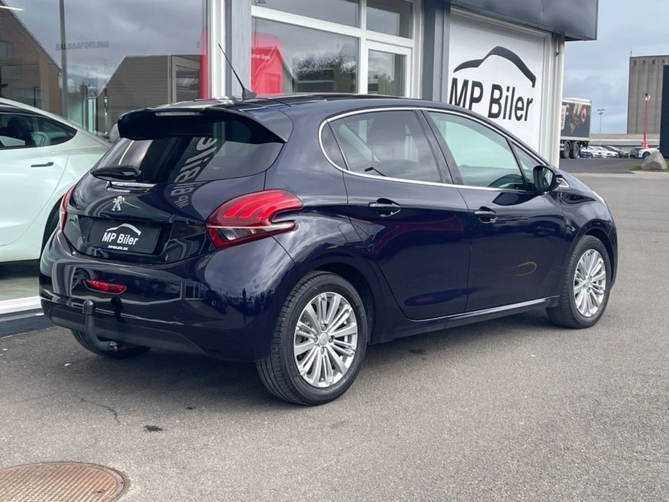 Peugeot 208 1,5 BlueHDi 100 Infinity Sky 5d