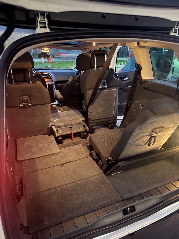 Peugeot 5008 1,6 HDi 110 Premium aut. 7prs 5d