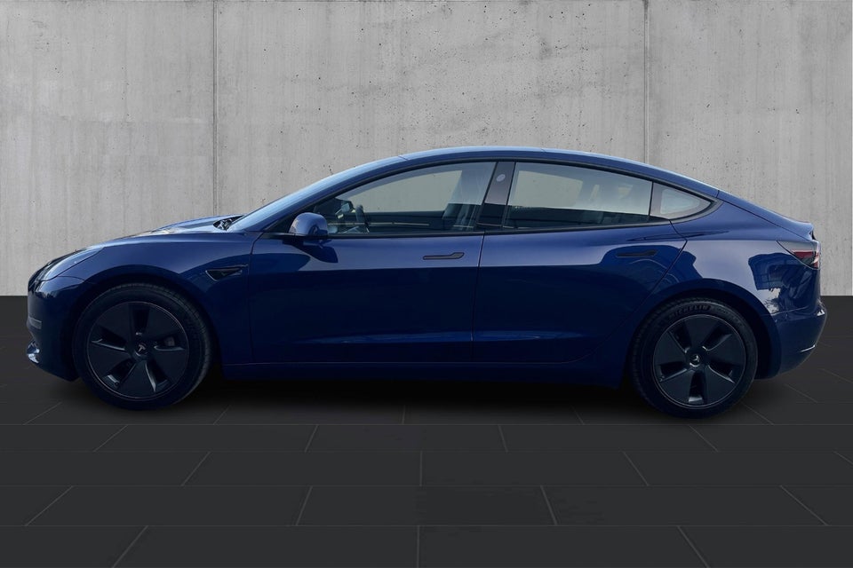 Tesla Model 3 Long Range AWD 4d