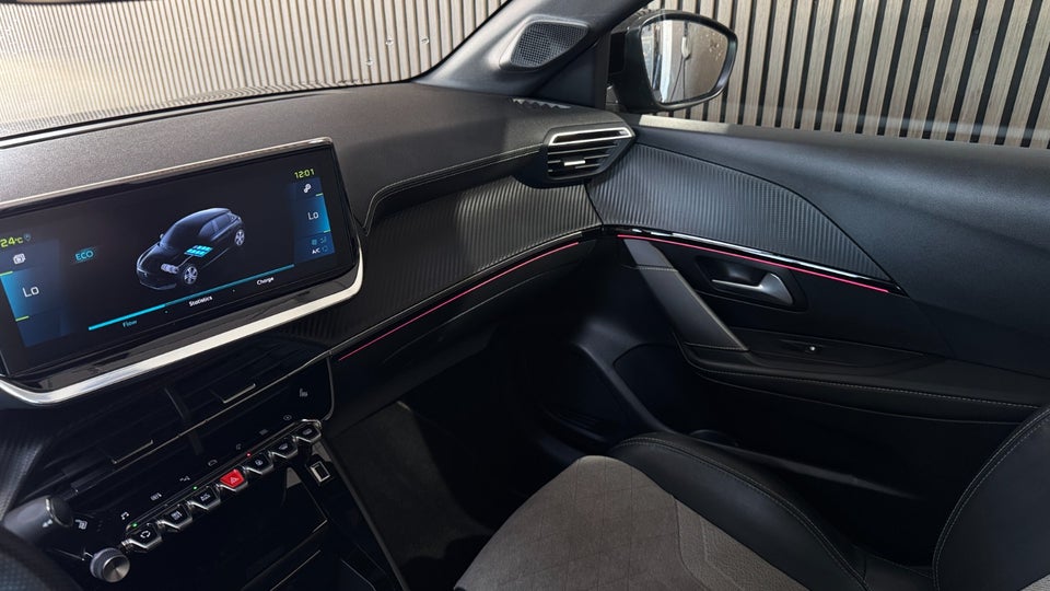 Peugeot e-208 50 GT 5d
