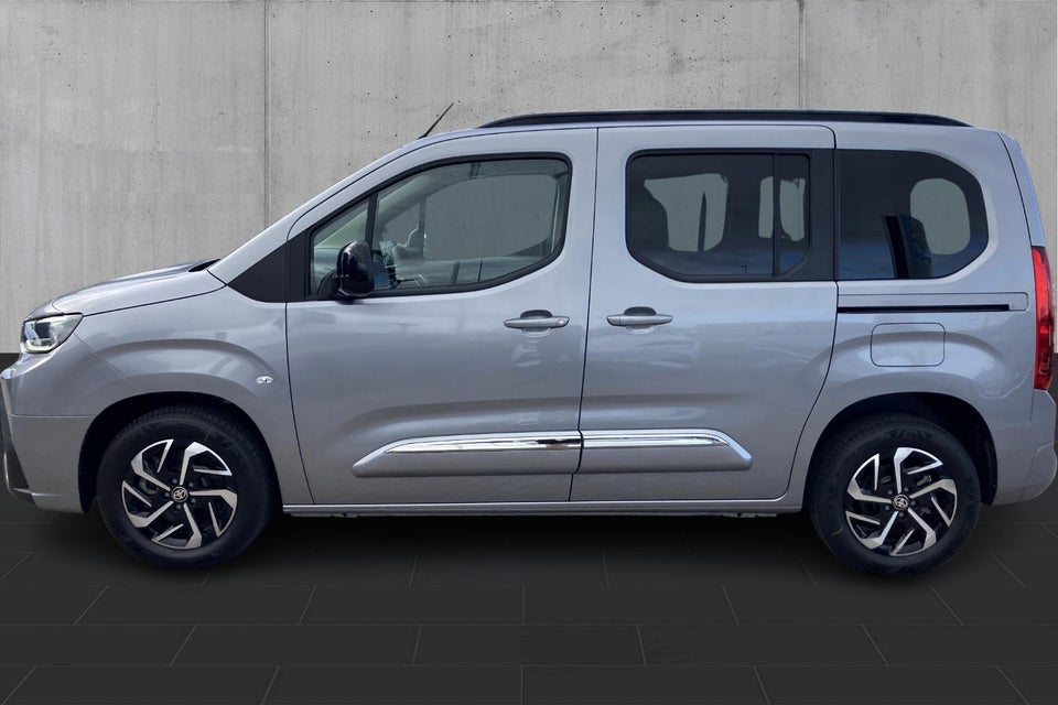 Toyota ProAce City Verso 50 Medium Family 5d