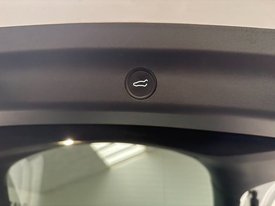 Tesla Model Y Long Range AWD 5d