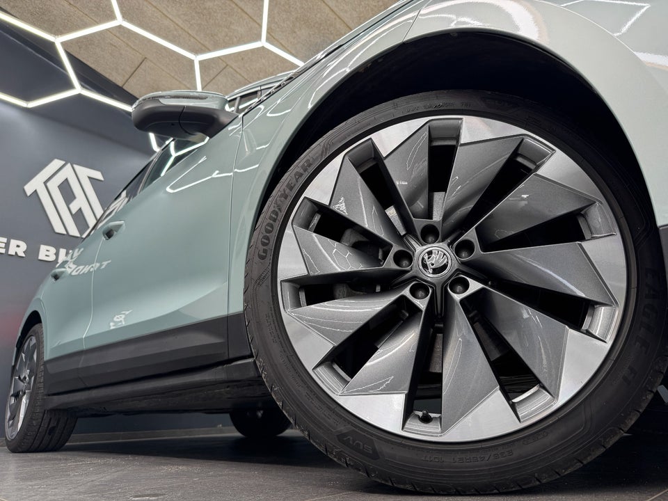 Skoda Enyaq 80 iV Suite 5d