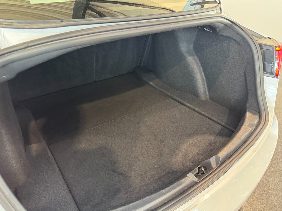 Tesla Model 3 Long Range AWD 4d