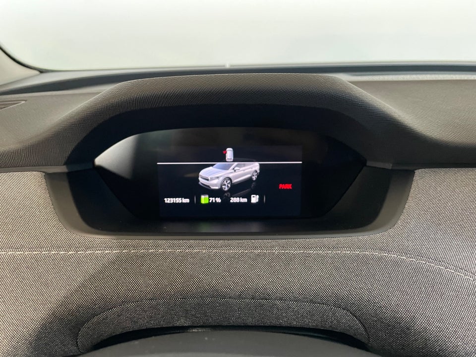 Skoda Enyaq 80 iV Plus Loft 5d