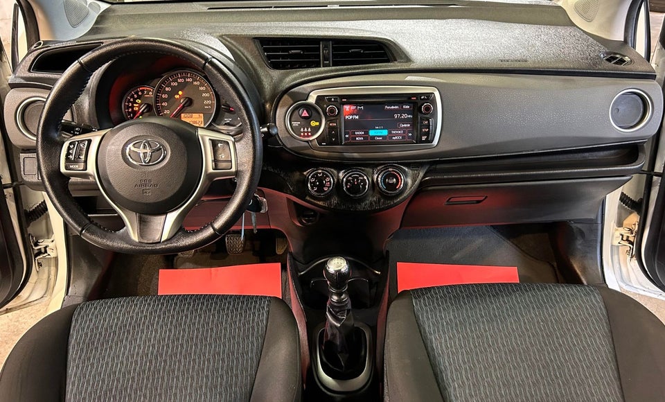 Toyota Yaris 1,3 VVT-i T1 5d