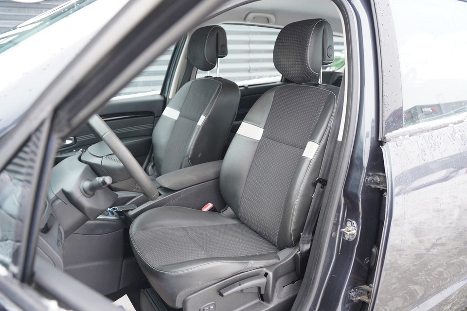 Renault Grand Scenic III 1,6 dCi 130 Dynamique 5d