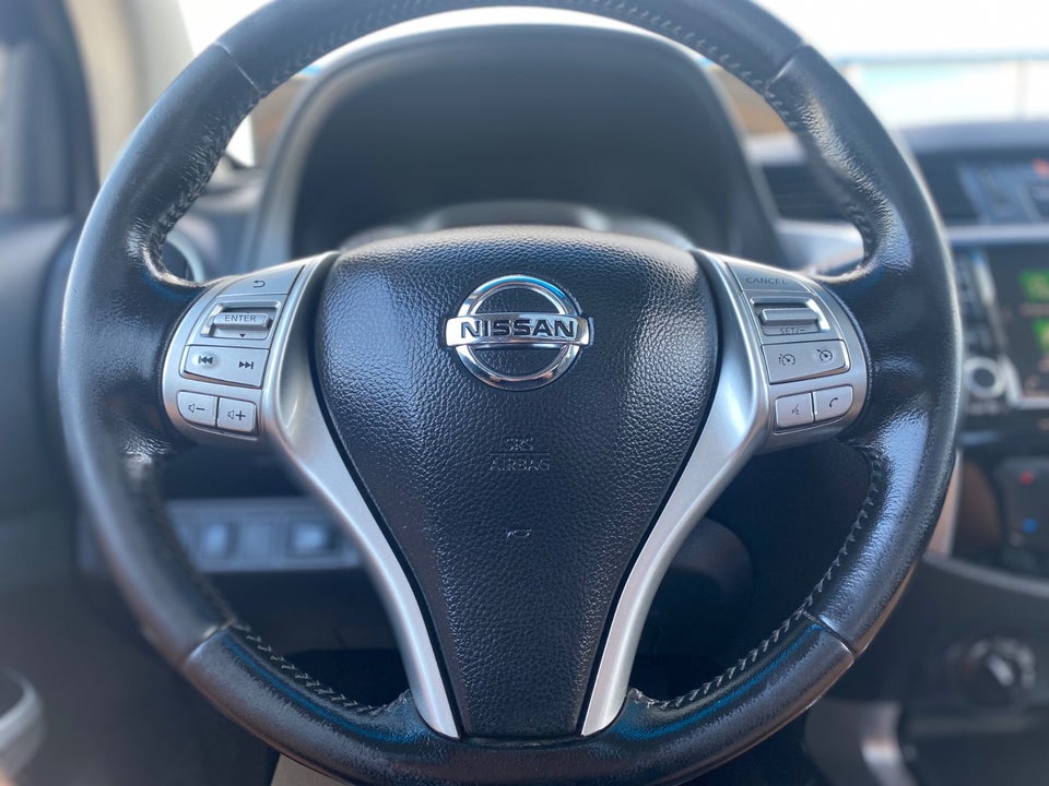 Nissan Navara 2,3 dCi 190 Db.Kab Tekna aut. 4d