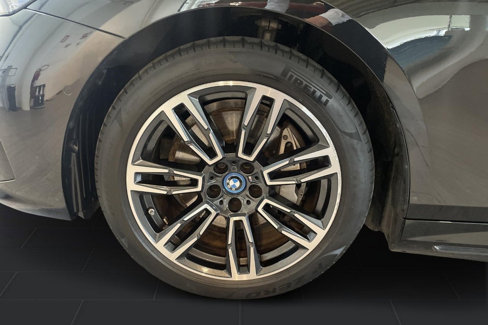 BMW i5 eDrive40 M-Sport 4d