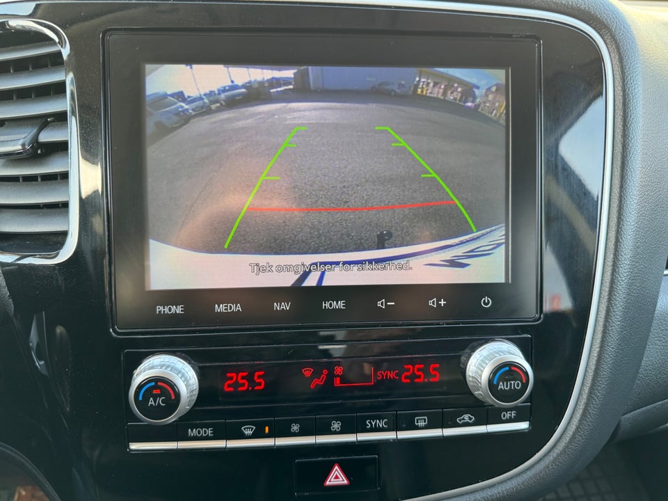 Mitsubishi Outlander 2,4 PHEV Limited CVT 4WD 5d