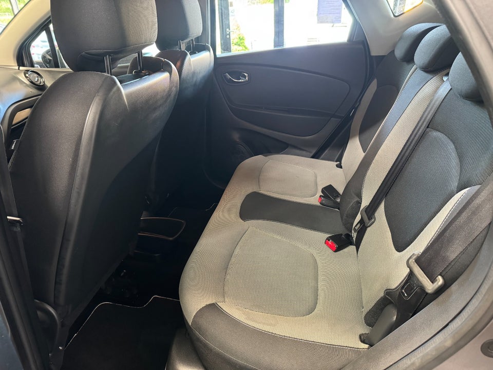 Renault Captur 0,9 TCe 90 Expression 5d