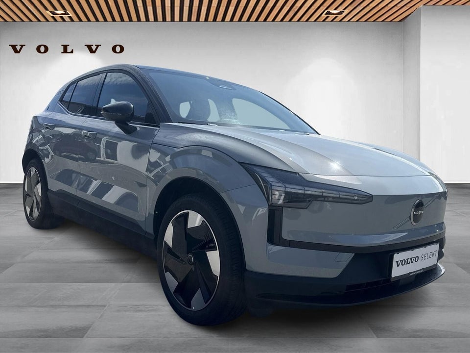 Volvo EX30 Extended Range Plus 5d