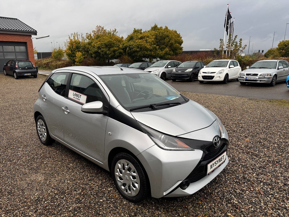 Toyota Aygo 1,0 VVT-i x-play 5d