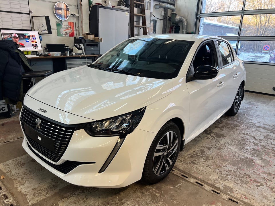 Peugeot 208 1,2 PureTech 75 Black Limited 5d