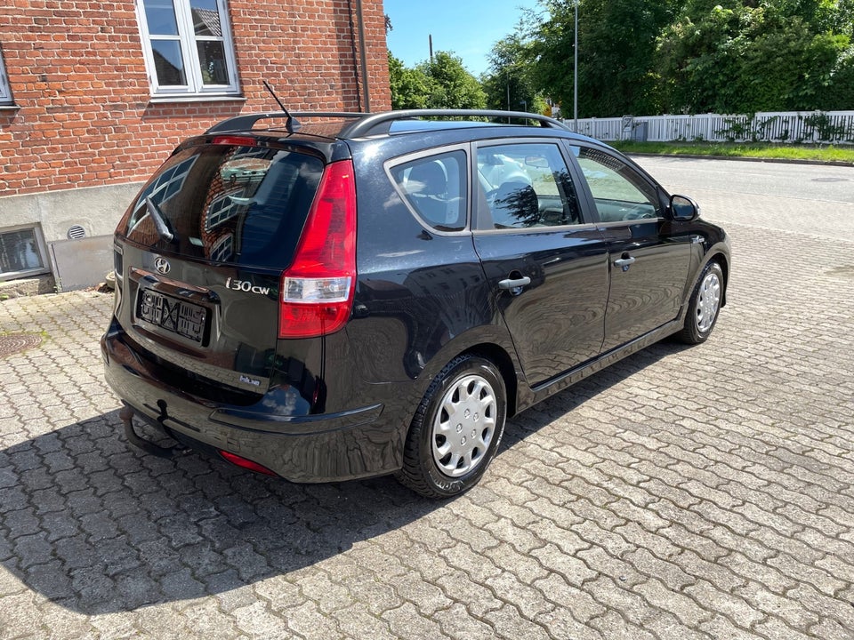 Hyundai i30 1,6 CRDi 90 Blue Drive CW 5d