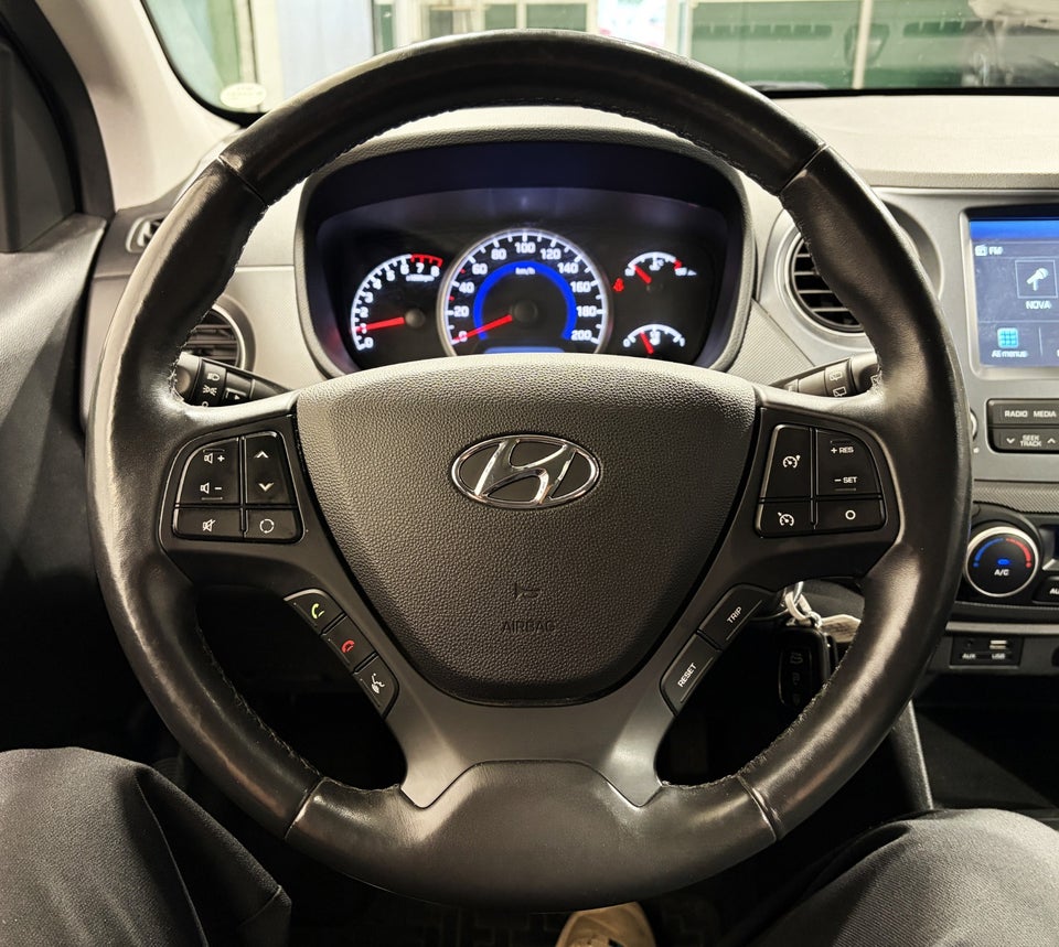 Hyundai i10 1,0 Advanced 5d