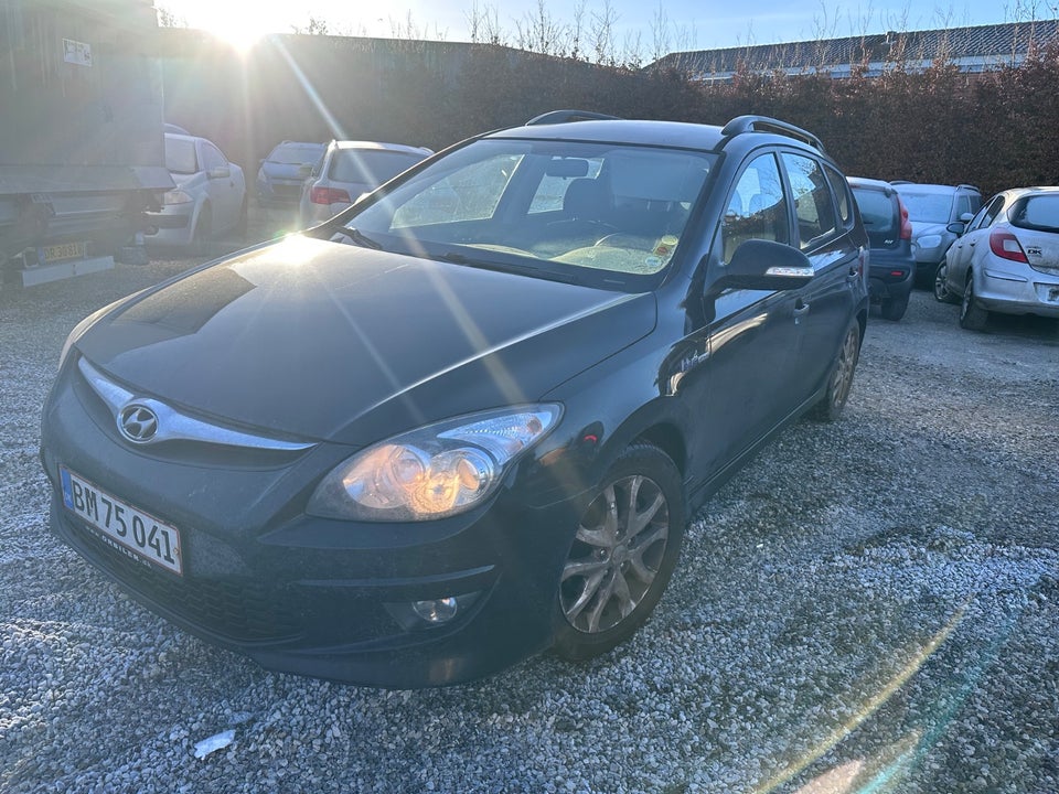 Hyundai i30 1,6 CRDi 90 Blue Drive CW 5d