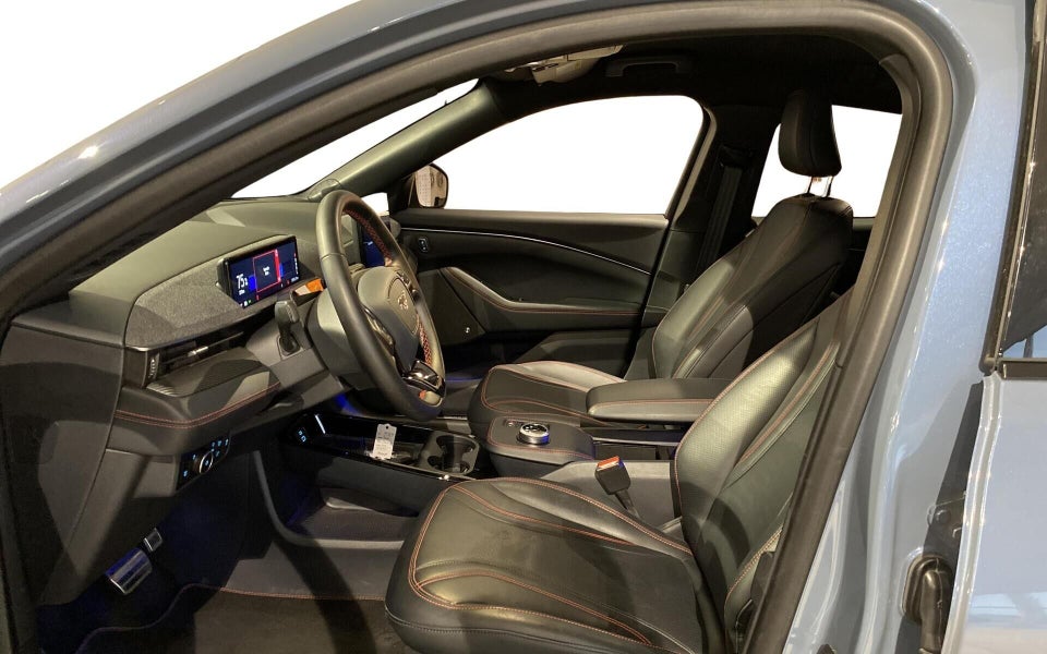 Ford Mustang Mach-E 70 Premium Standard Range AWD 5d