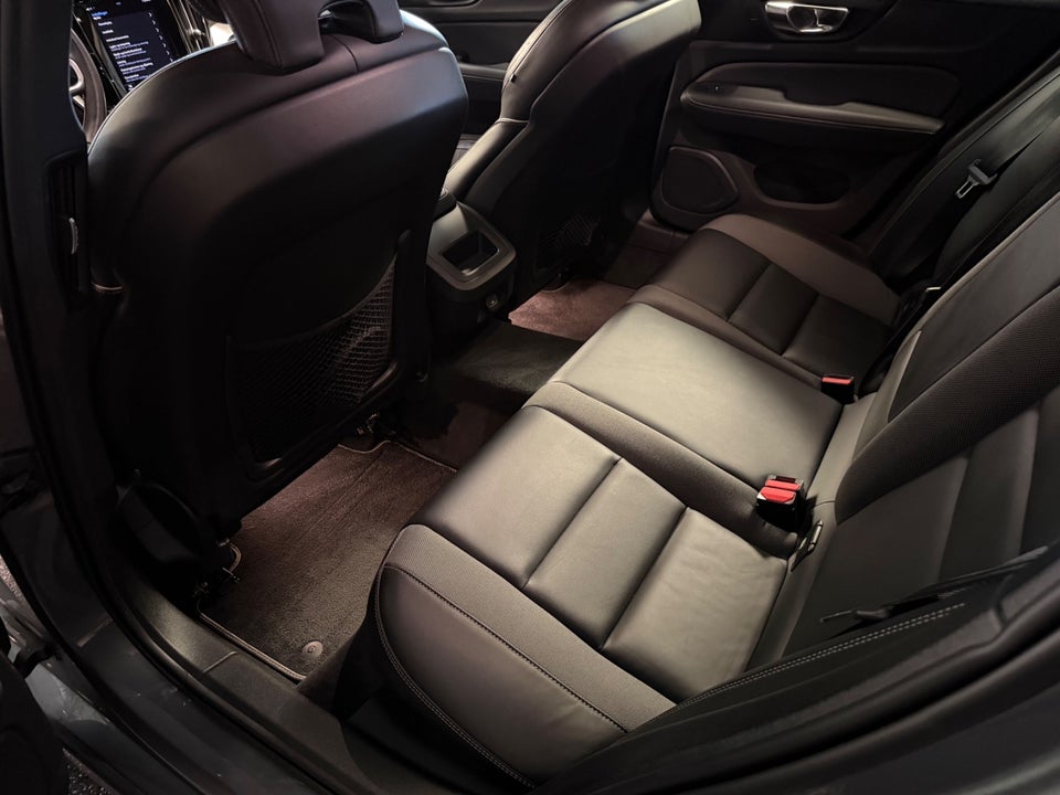 Volvo V60 2,0 B4 197 R-Design aut. 5d 2021 — billede 10 af 18