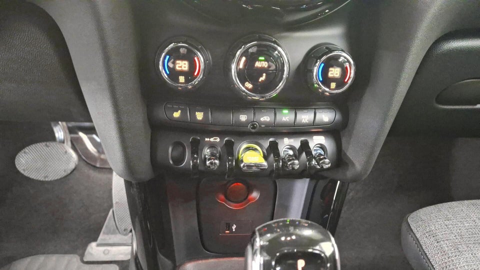 MINI Cooper SE Classic Trim 3d