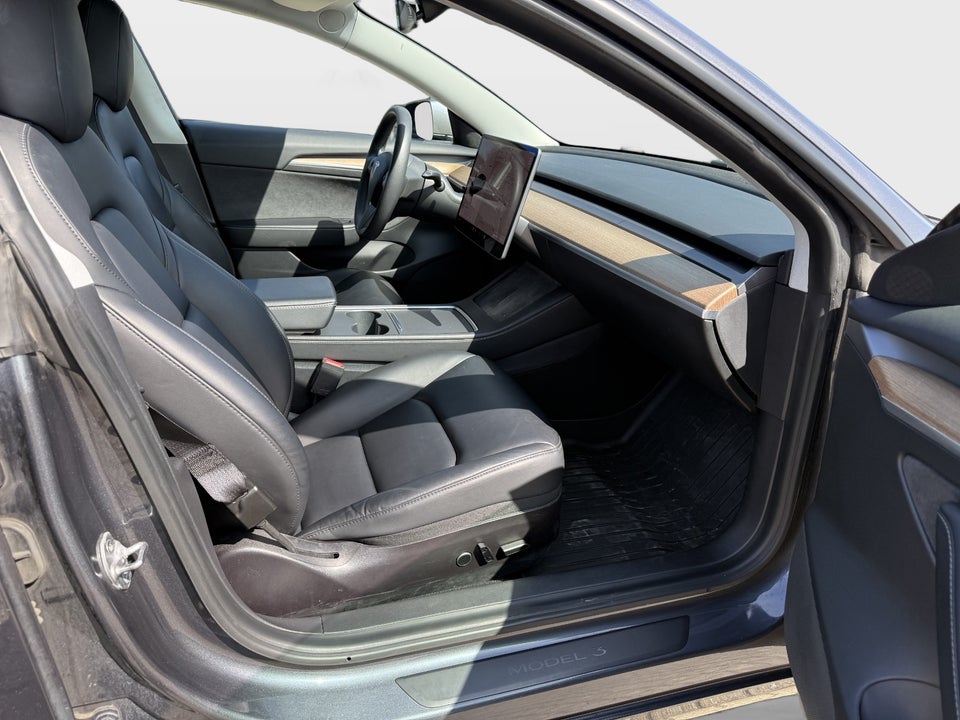 Tesla Model 3 Long Range AWD 4d