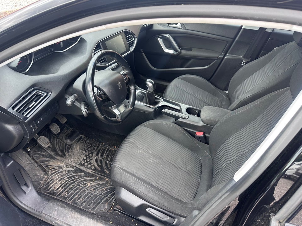 Peugeot 308 1,2 e-THP 110 Chili SW 5d