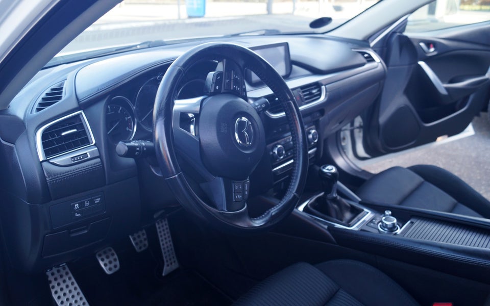 Mazda 6 2,2 SkyActiv-D 150 Core Business stc. 5d