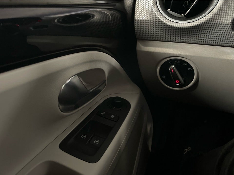 VW e-Up! High Up! 5d