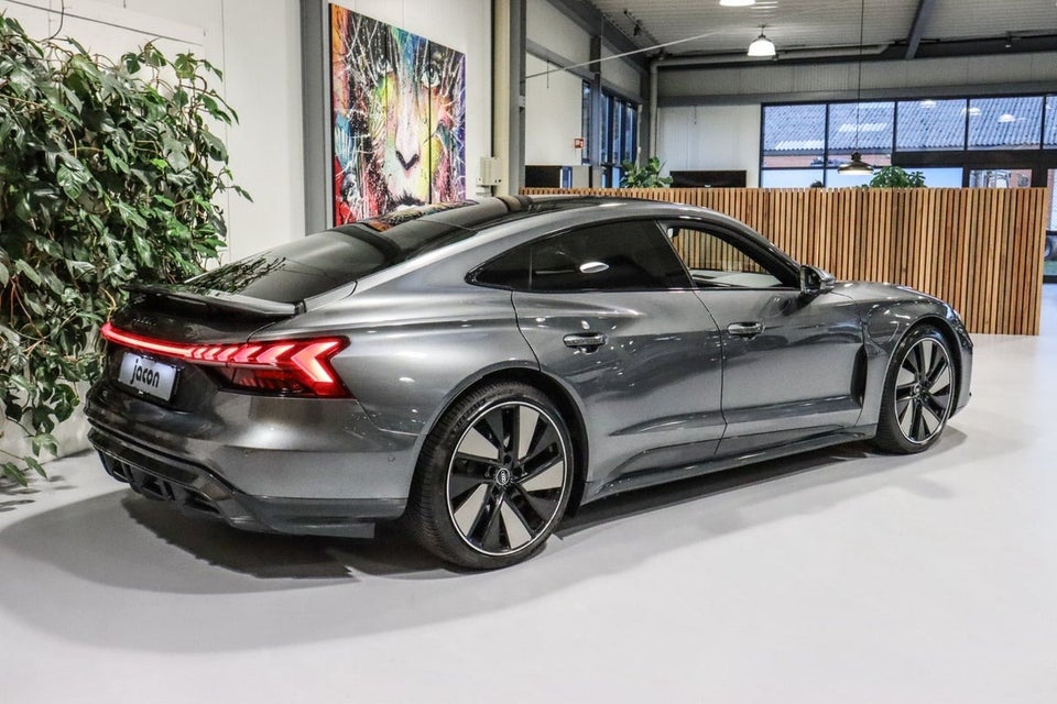Audi e-tron GT quattro 4d