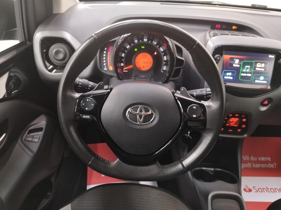 Toyota Aygo 1,0 VVT-i x-press x-shift 5d