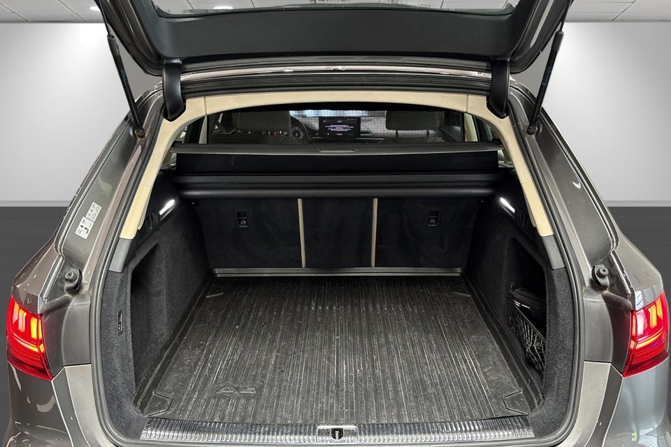 Audi A4 40 TFSi Advanced Prestige Tour plus Avant S-tr. 5d