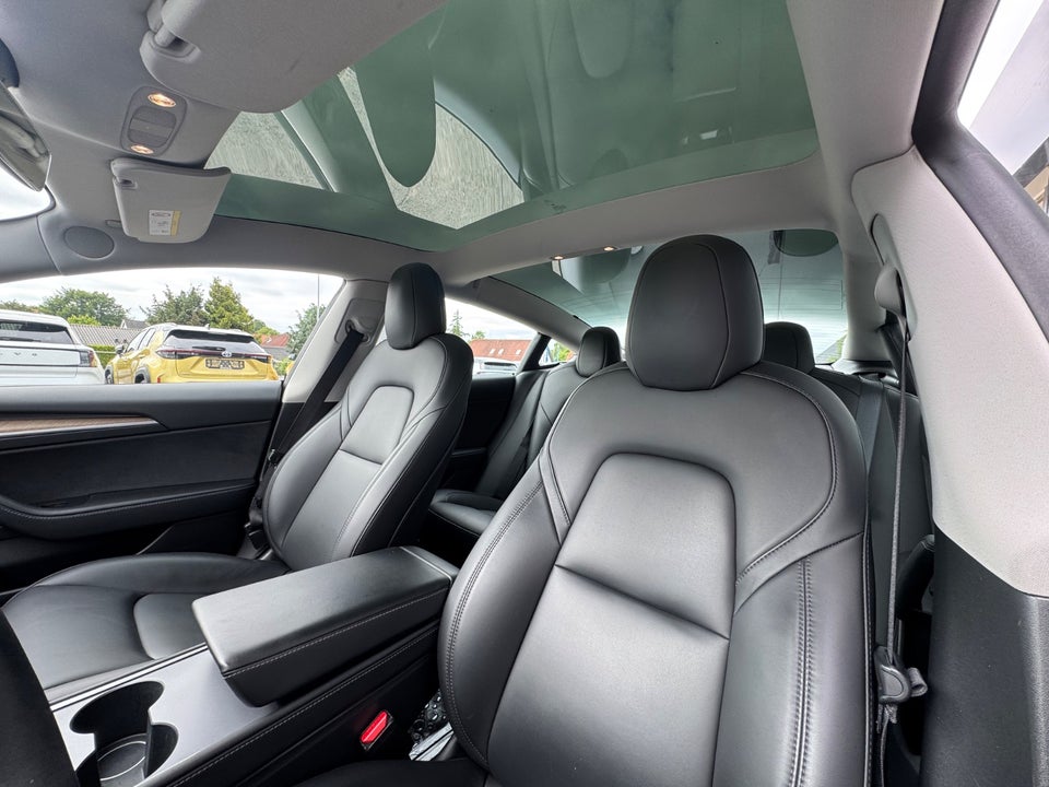 Tesla Model 3 Standard Range+ RWD 4d