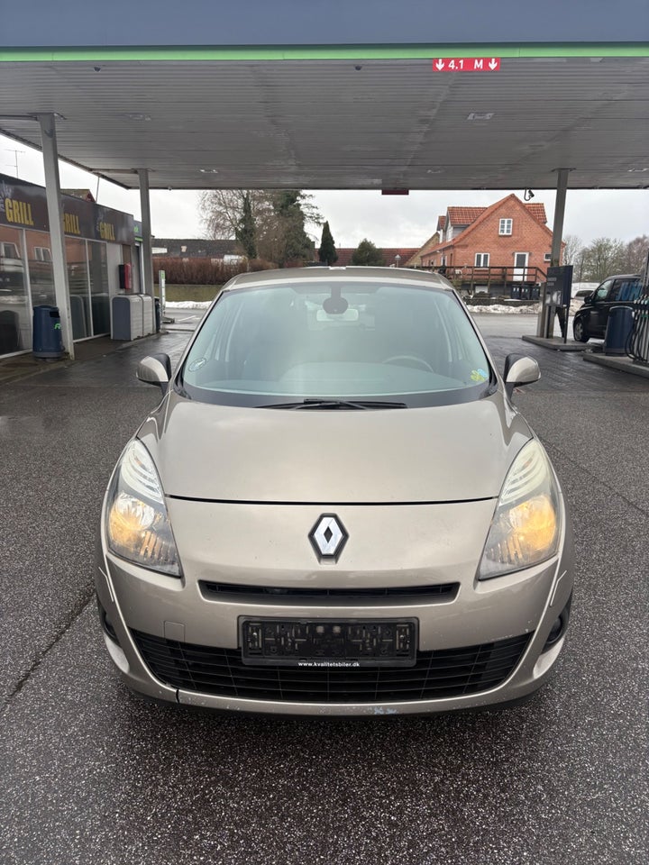 Renault Grand Scenic III 1,9 dCi 130 Privilège 5d