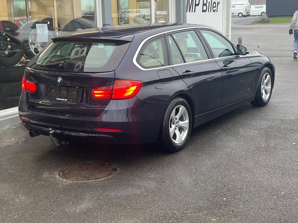 BMW 320i 2,0 Touring aut. 5d
