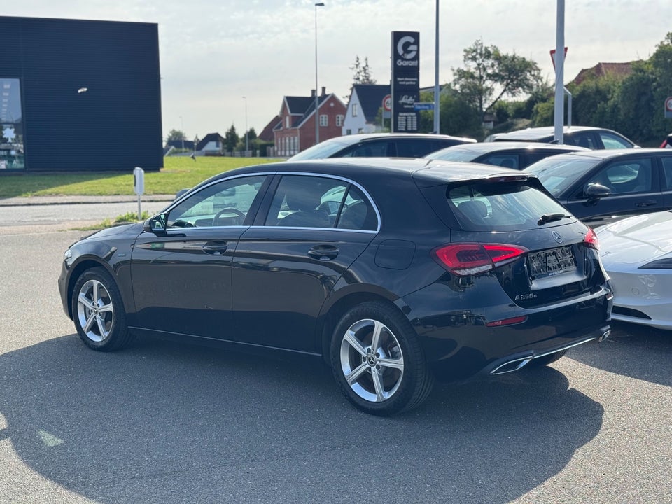 Mercedes A250 e 1,3 Progressive aut. 4d