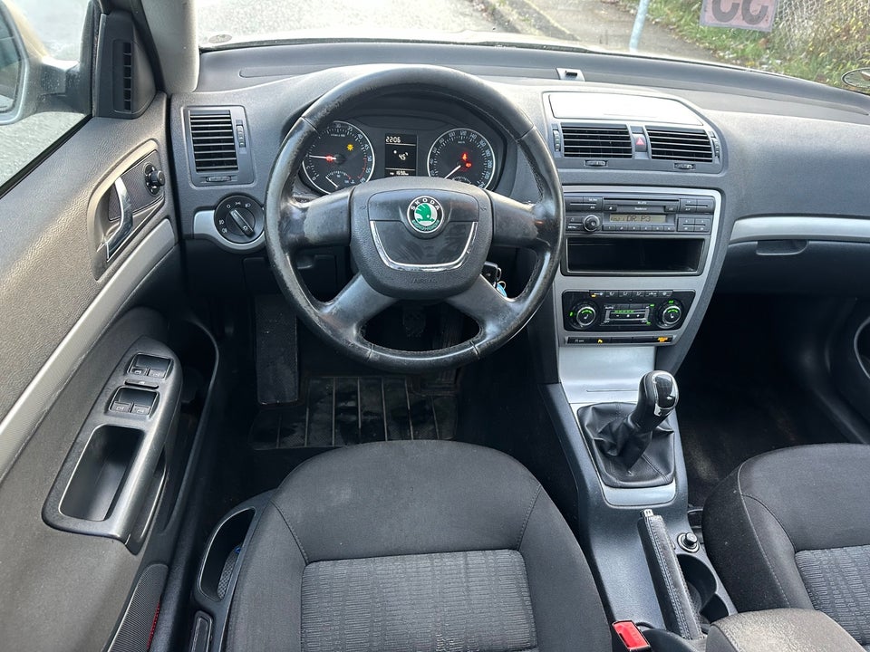 Skoda Octavia 1,6 TDi 105 Active Combi 5d