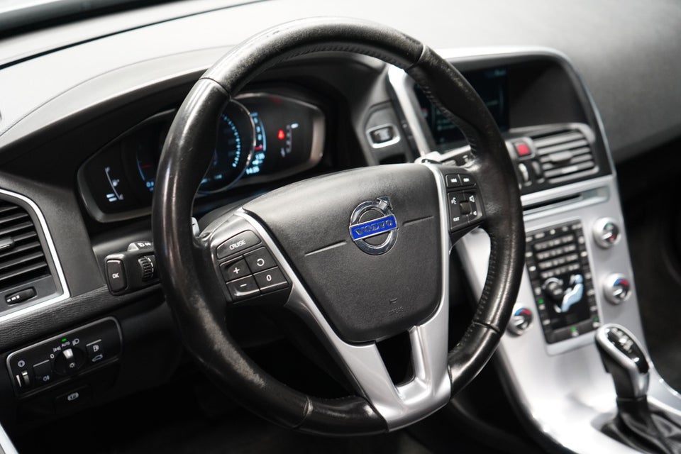 Volvo XC60 2,0 D4 190 Momentum aut. AWD 5d