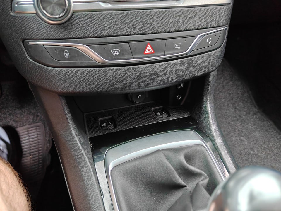 Peugeot 308 1,6 BlueHDi 120 Style Limited SW 5d