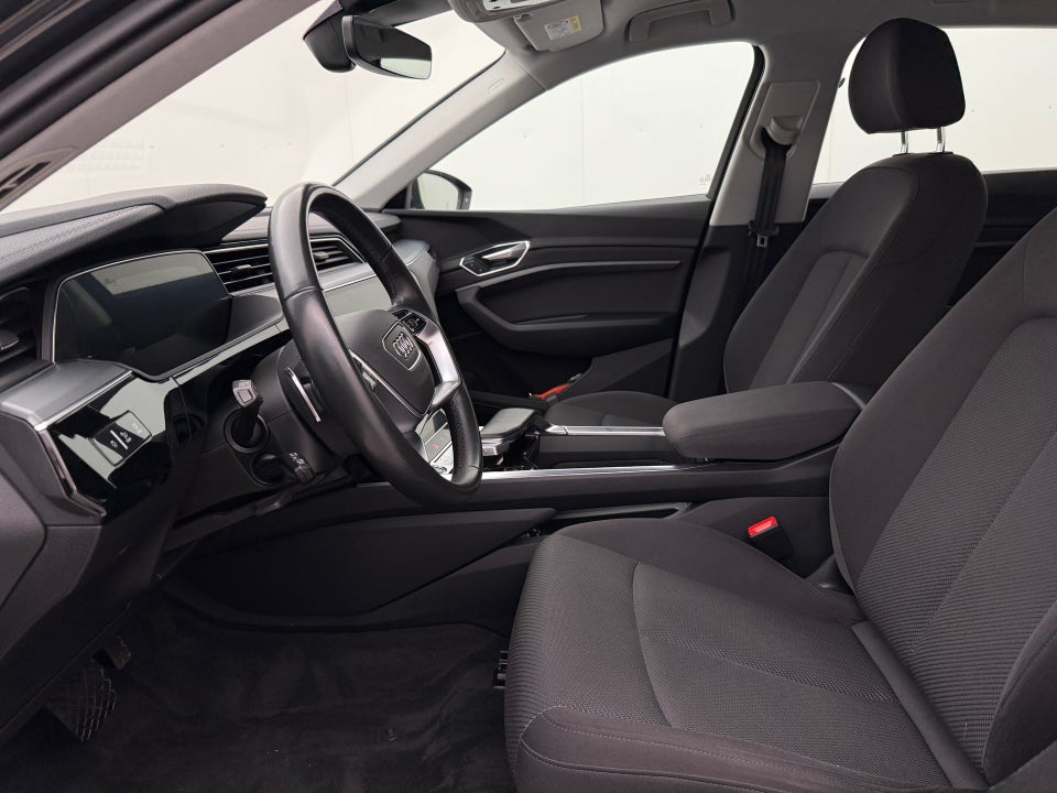 Audi e-tron 55 quattro 5d