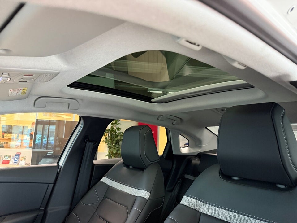 Citroën ë-C4 X 50 Shine 4d