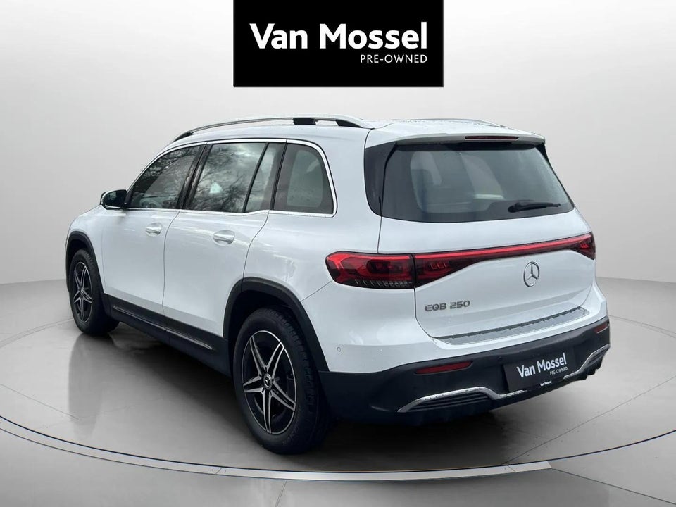 Mercedes EQB250 AMG Line 5d